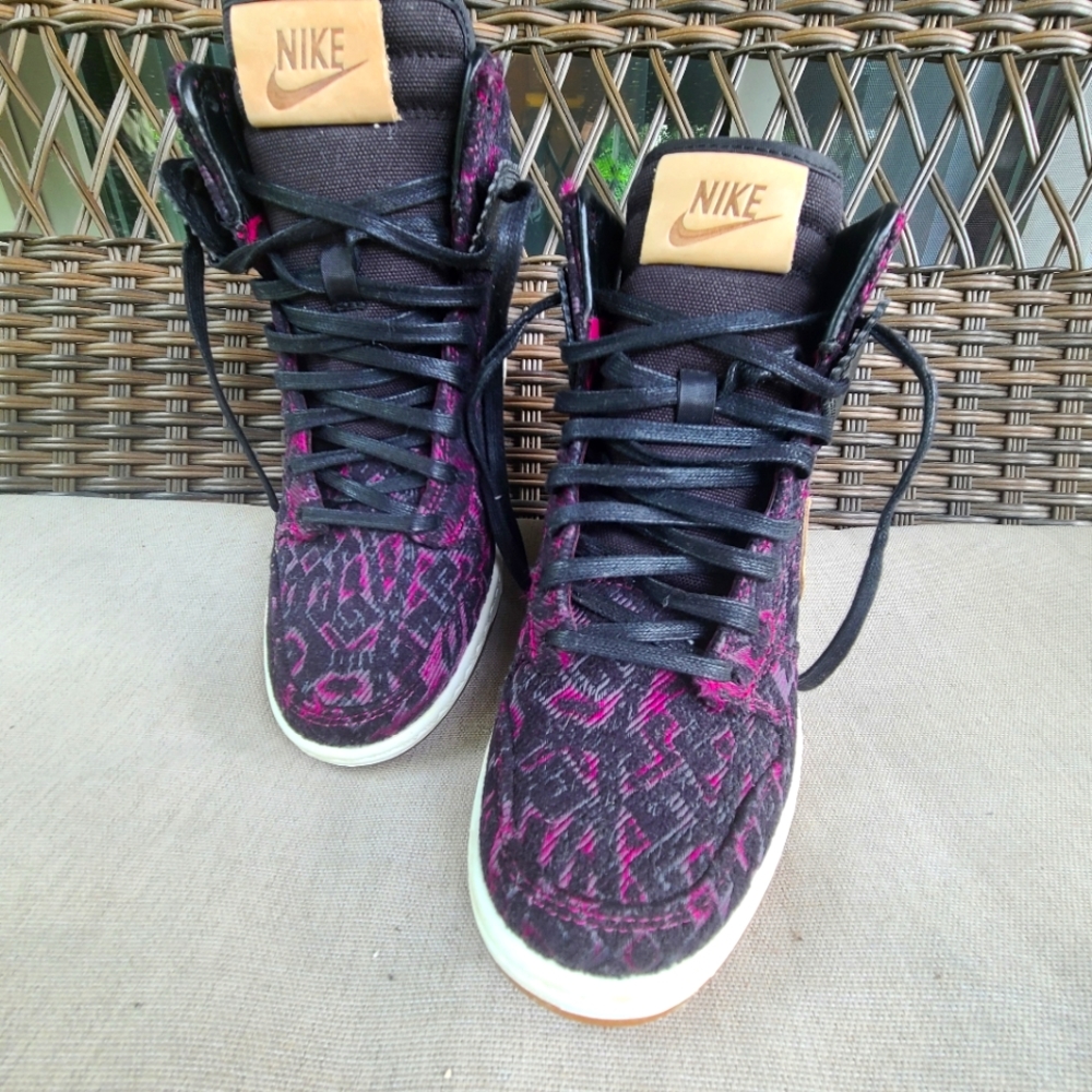 Nike Sky Hi Dunks